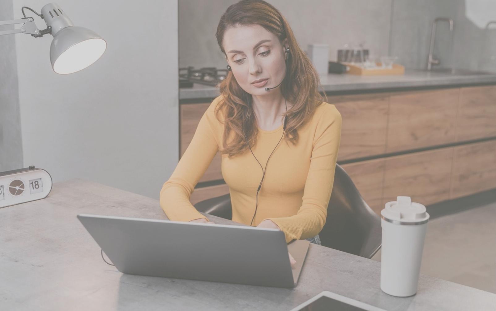 Detaillierte Budgetanalyse am Computer